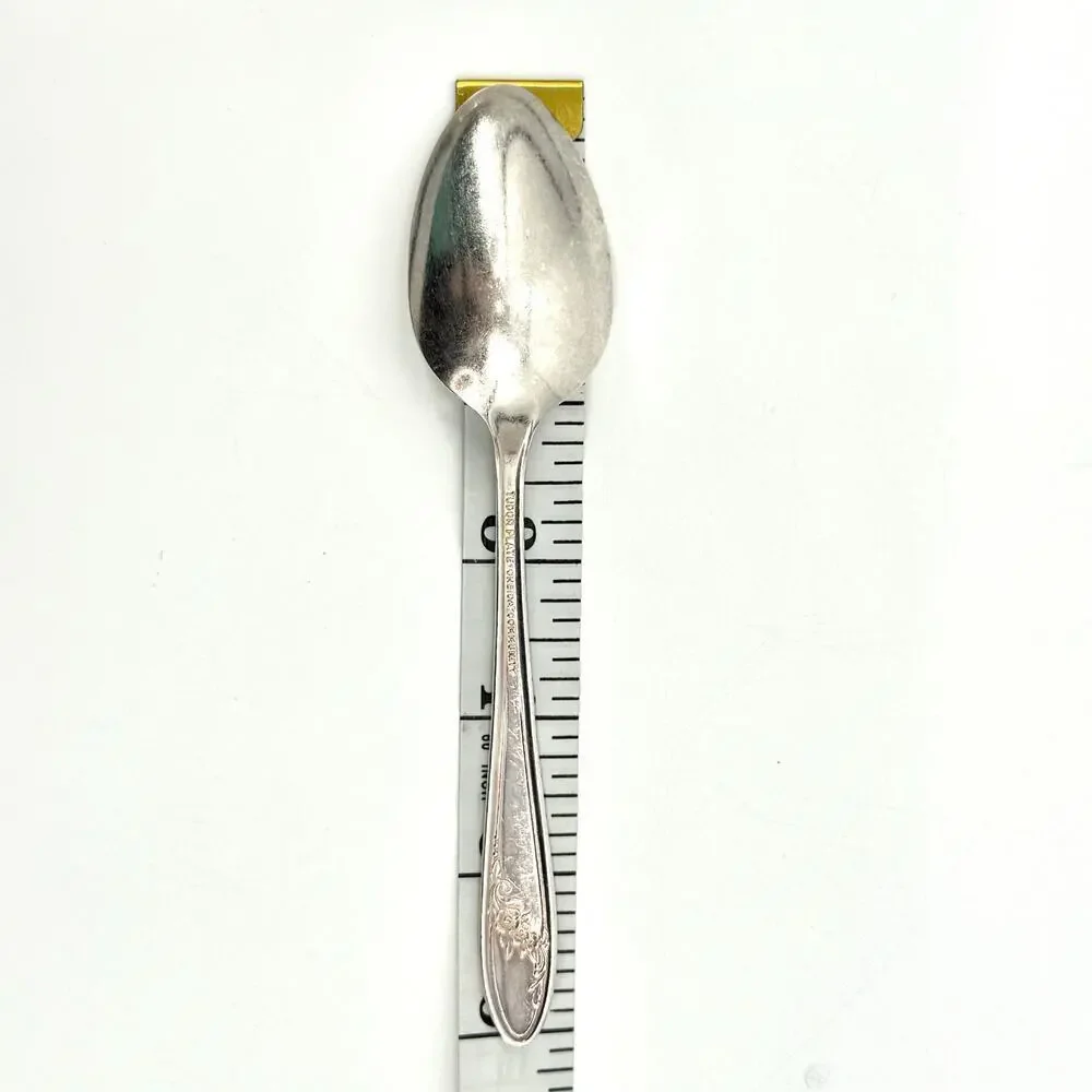 Set of 4 Teaspoons Queen Bess II Silverplate Tudor Plate Oneida Community